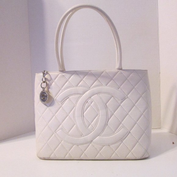 CHANEL Handbags - CHANEL Vintage White Women's Bag Exquisate